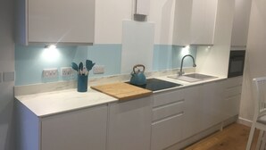 Panoramic Cottage, Private Bathroom, Mountain View | Shared kitchen - Glas Beag (Spean Bridge)