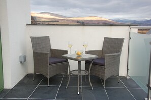 Panoramic Cottage, Private Bathroom, Mountain View | Balcony view - Glas Beag (Spean Bridge)