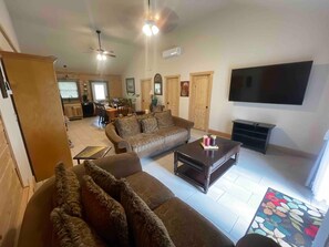 Smart TV, fireplace