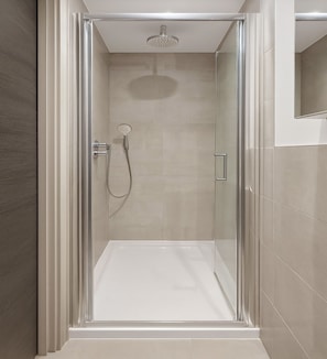 Studio | Bathroom | Free toiletries, hair dryer, towels, soap