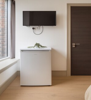 Hypo-allergenic bedding, individually furnished, desk, soundproofing - The Kingston Upon Thames Apartme (Kingston Upon Thames)