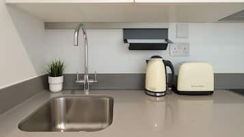 Studio | Private kitchen | Full-sized fridge, oven, stovetop, dishwasher