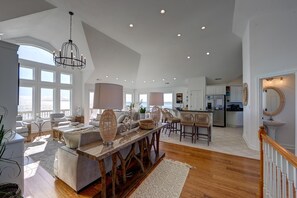 Smart-TV, Tischfußball, Bücher, Videothek