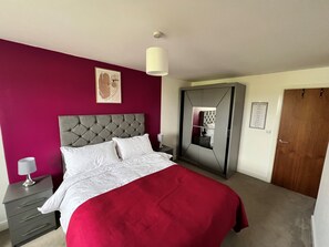 1 chambre, bureau, fer et planche à repasser, Wi-Fi
