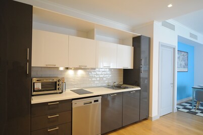 Apartment in Trastevere free 1GB/s fiber wi-fi, AC, equipped kitchen.