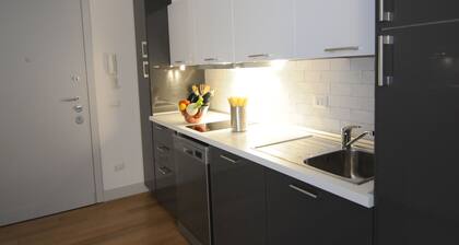 Apartment in Trastevere free 1GB/s fiber wi-fi, AC, equipped kitchen.