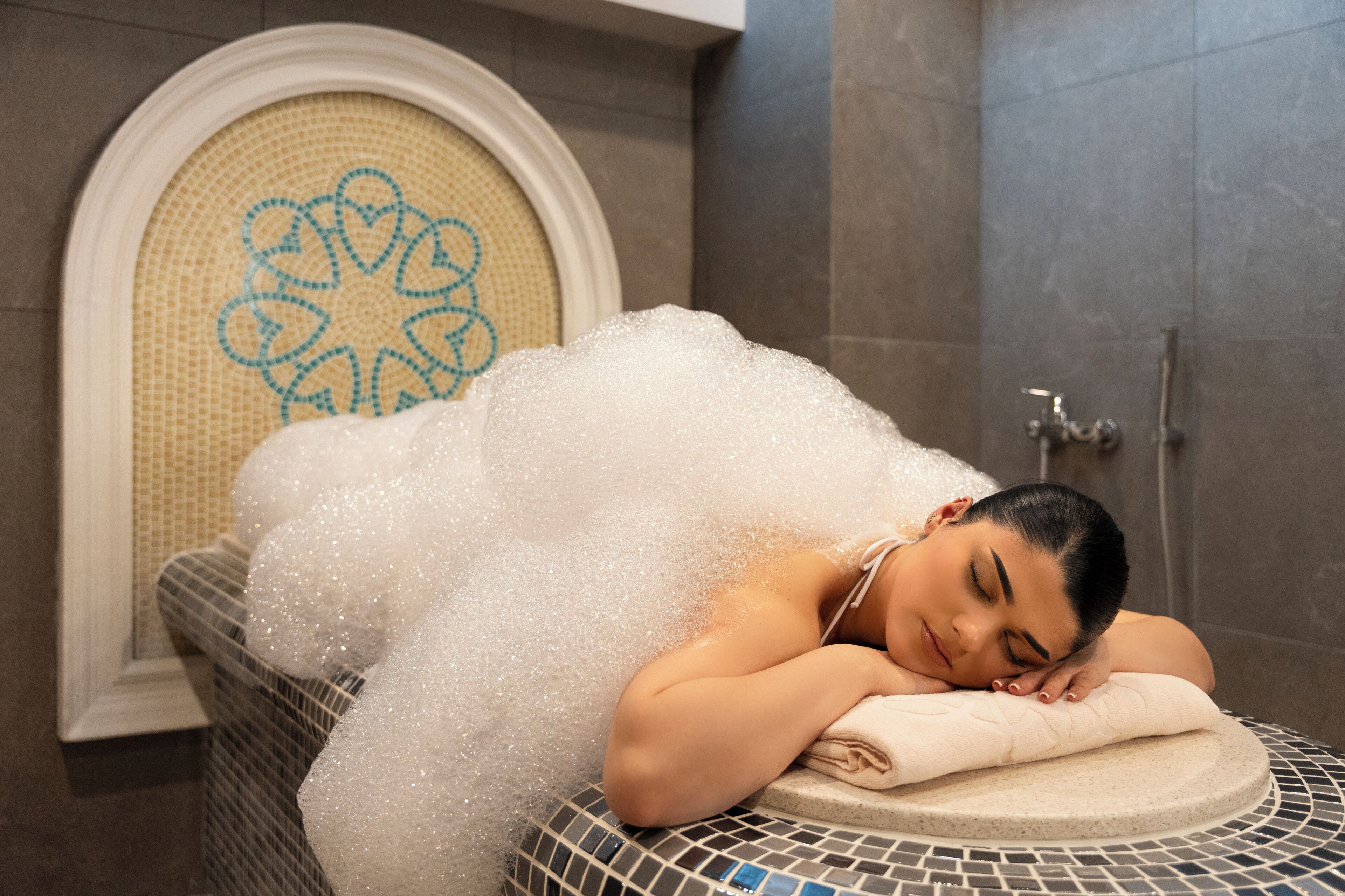 Sauna, poreallas, höyrysauna, kuumia lähteitä, turkkilainen sauna