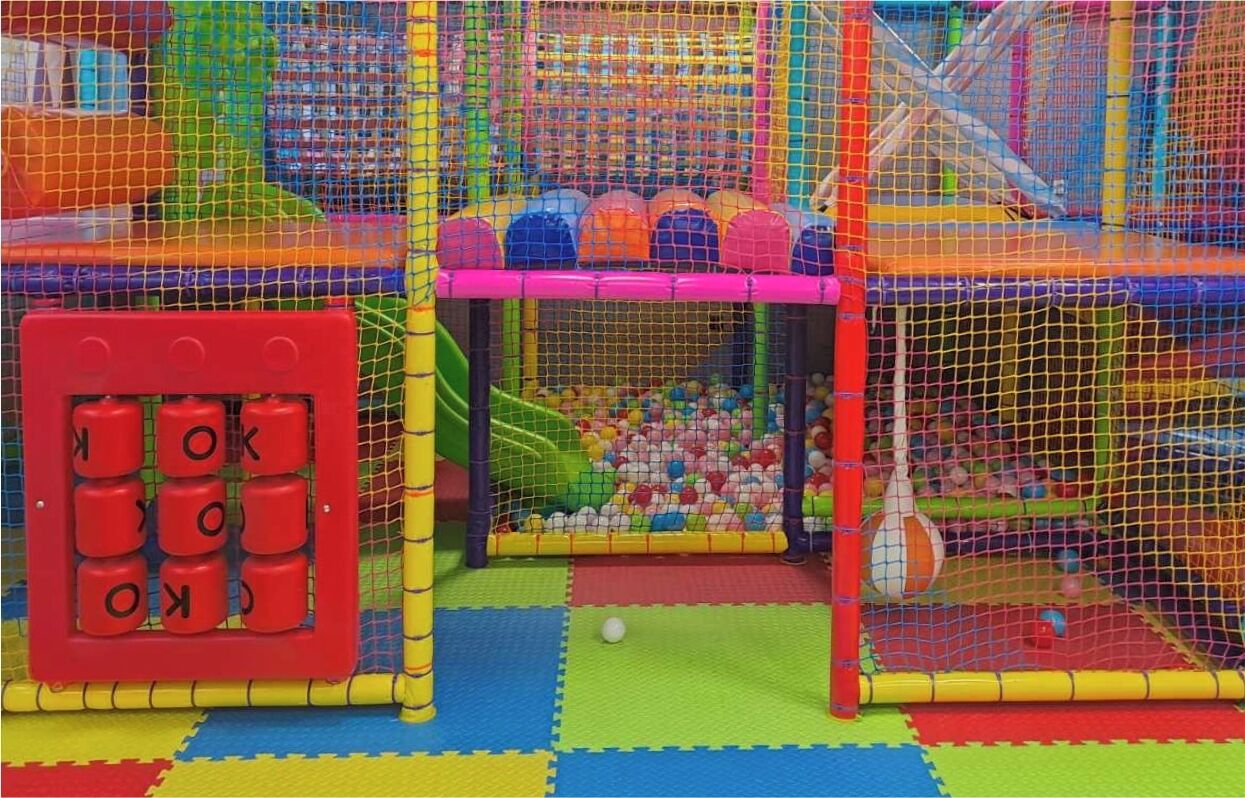 Área de juegos infantiles bajo techo