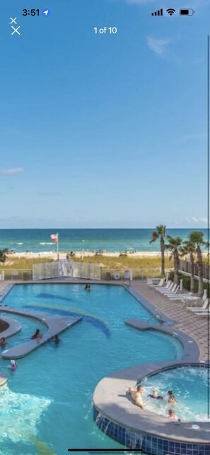 من حمّامات السباحة المغطاة، حمّام سباحة خارجي