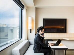 Standard Room, 1 King Bed | Down comforters, in-room safe, desk, blackout drapes - Hyatt Place Kyoto (Kyoto)