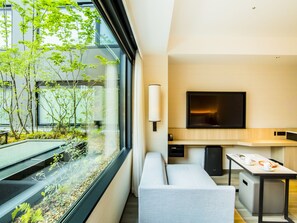 Zimmer, Badewanne, Gartenblick (2 Twin Beds)