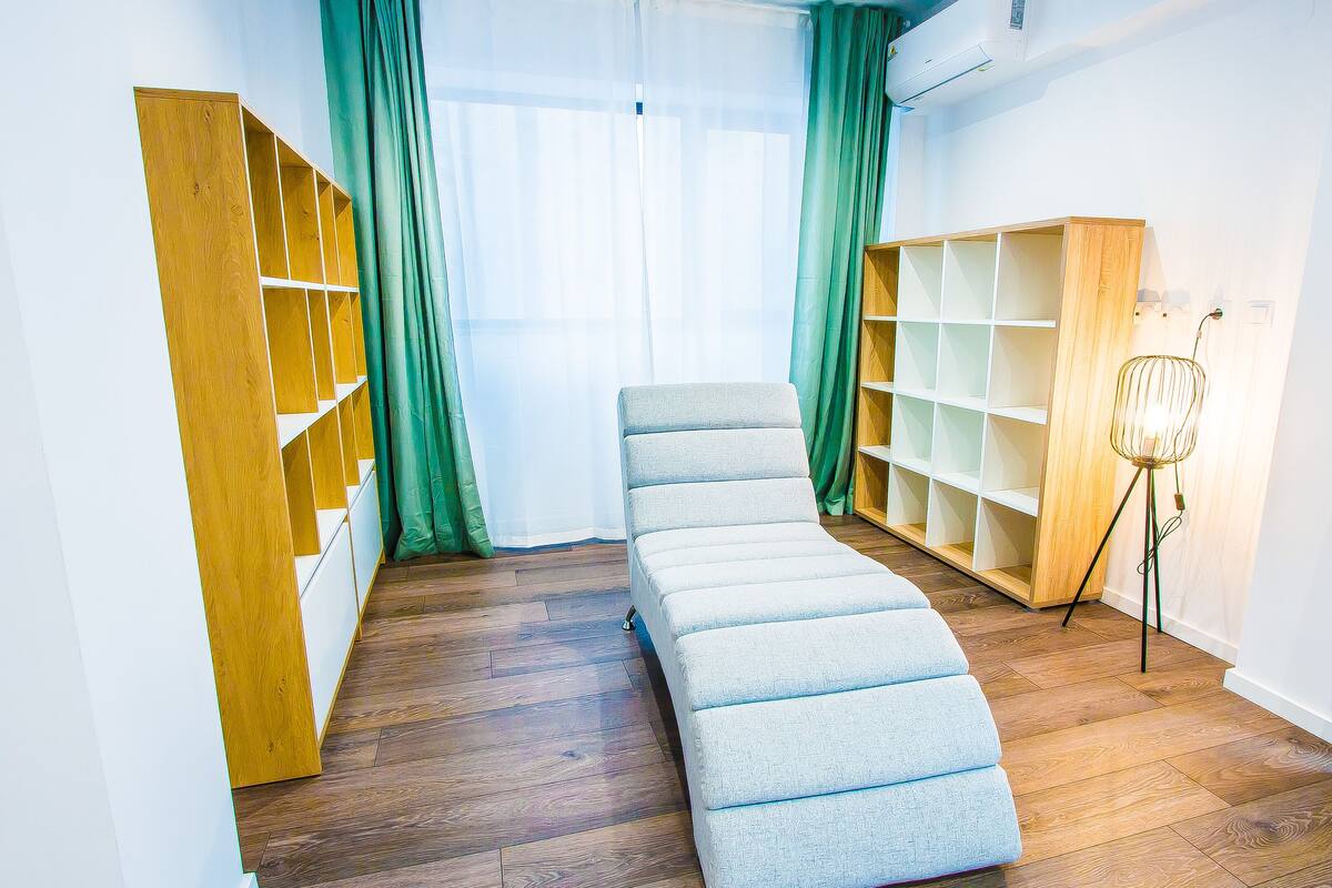 Exclusive Penthouse | Living area | 128-cm LED TV with digital channels, TV, heated floors