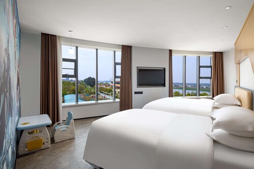 Microtel by Wyndham Miluo Downtown Hotel