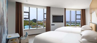 Microtel by Wyndham Miluo Downtown Hotel