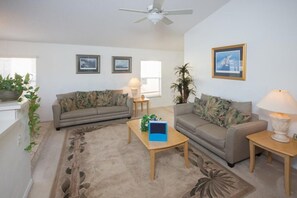 House, Multiple Beds (Fiona's Southern Dunes Vacation Home) | Living room - Fiona's Southern Dunes Vacation Home (Haines City)
