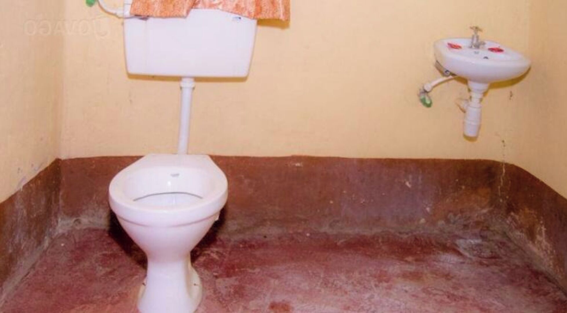 standard room | bathroom | shower, rainfall showerhead, free toiletries, towels