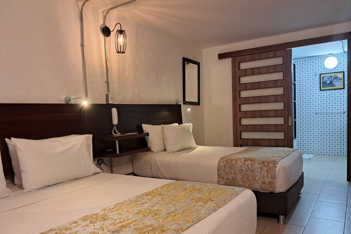 Ropa de cama de alta calidad y minibar