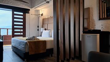 Junior Studio Suite