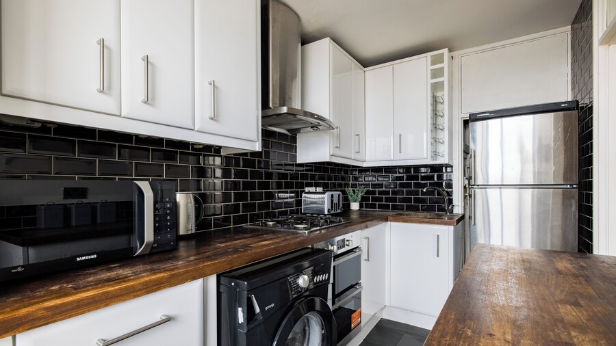 Stunning 2 Bed Flat near Tower Bridge