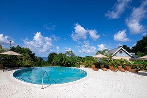 Outdoor pool - Oracabessa Hill Cottages (Oracabessa)