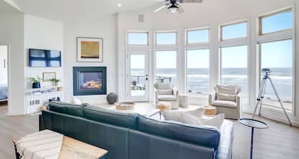 Ocean Front, Commanding Views, Sandy Beach, Seal Rock!