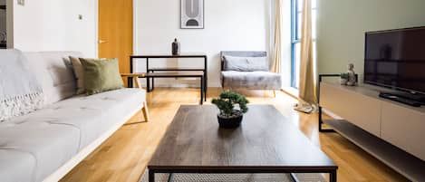 Apartment | Living area | 1-inch TV with cable channels