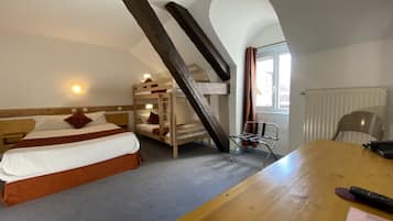 Comfort Quadruple Room | Desk, free WiFi