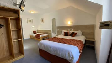 Chambre Triple Confort | Bureau, Wi-Fi gratuit