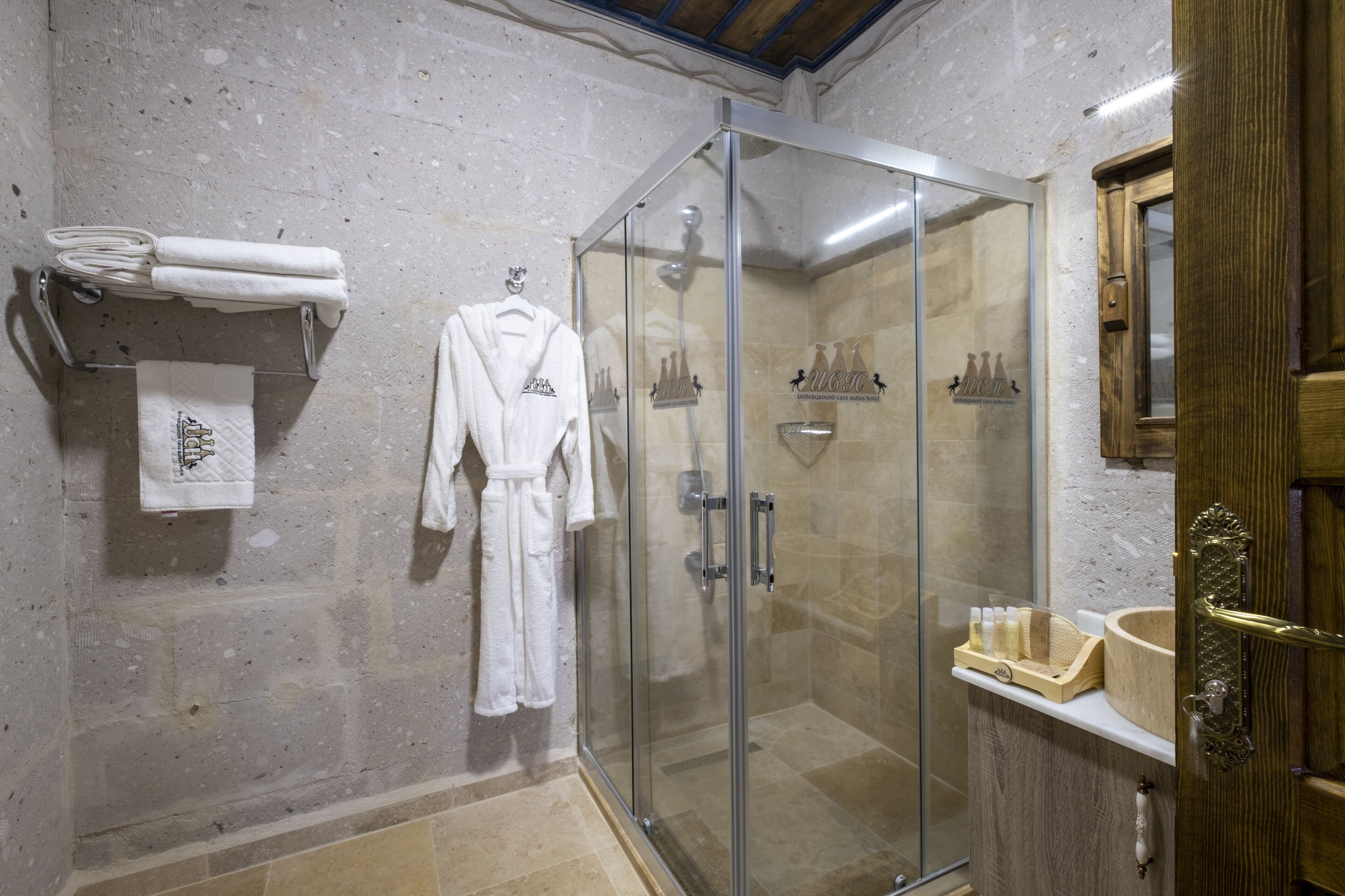 Foto - Underground Cave Suites Hotel