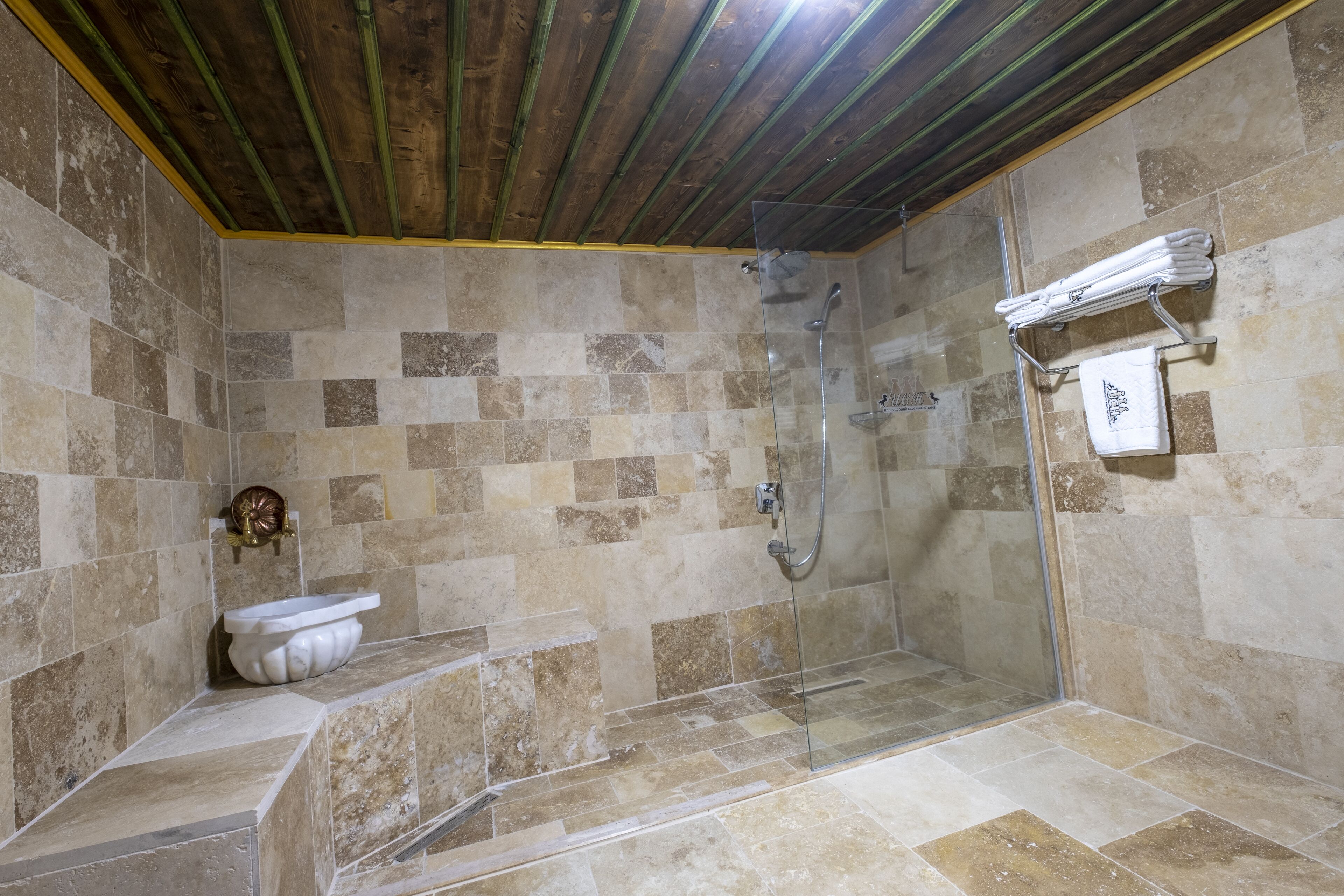 Foto - Underground Cave Suites Hotel