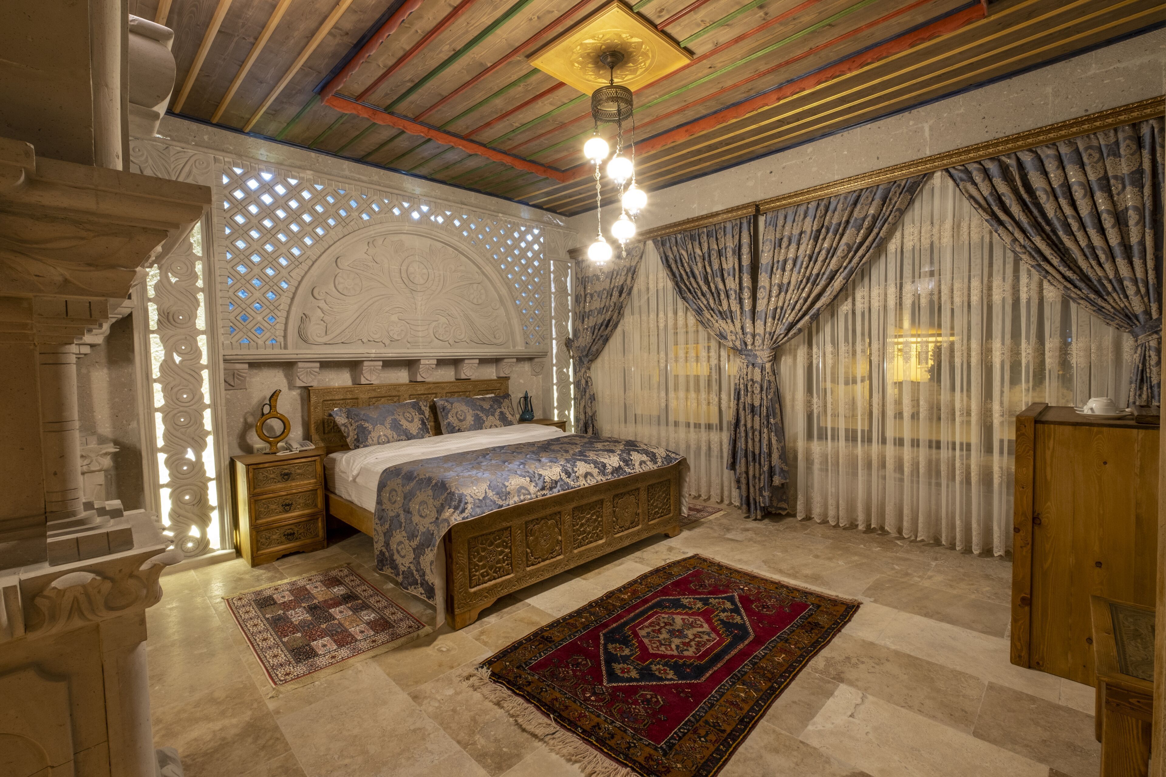 Egyptian cotton sheets, premium bedding, Select Comfort beds, minibar