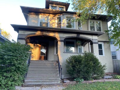 Cozy modern unit w/ easy access to downtown Chi