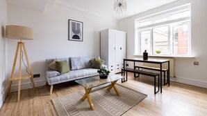 Apartment | Living area | 1-inch TV with cable channels - Modern Two Bedroom Apartment (London)