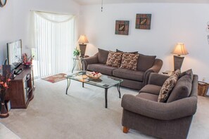 Maison, 2 grands lits (Andy's Westridge Villa) | Salle de séjour