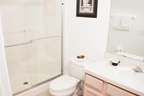 Maison, 2 grands lits (Andy's Westridge Villa) | Salle de bain