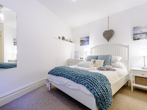 2 室のベッドルーム、WiFi (無料)、ベッドシーツ