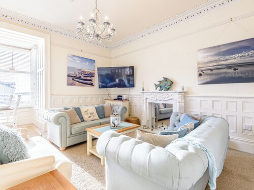 Apartment 1 - UK32244