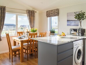 Dishwasher, cookware/dishes/utensils