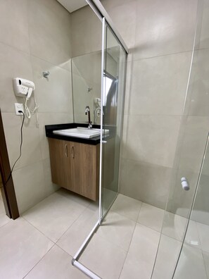 Apartment | Bathroom - Residencial Shalfa (Foz do Iguaçu)