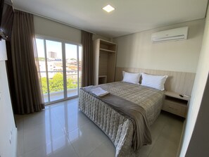 Studio Elite | Truy cập Internet không dây miễn phí, bộ trải giường 