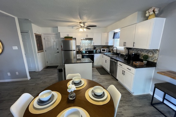 Frigorífic, microones, forn i placa de cuina