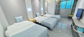 Haitao Hotel (Zhaoqing Seven Star Rock Archway Scenic Spot)