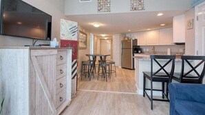 Interior - HS-0813 Ocean View 2-Bedroom Condo in Myrtle Beach (Myrtle Beach)
