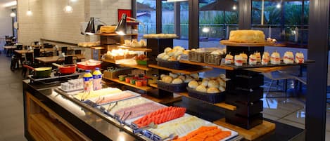 Free daily buffet breakfast