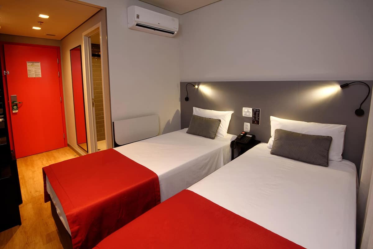 Minibar, Zimmersafe, laptopgeeigneter Arbeitsplatz