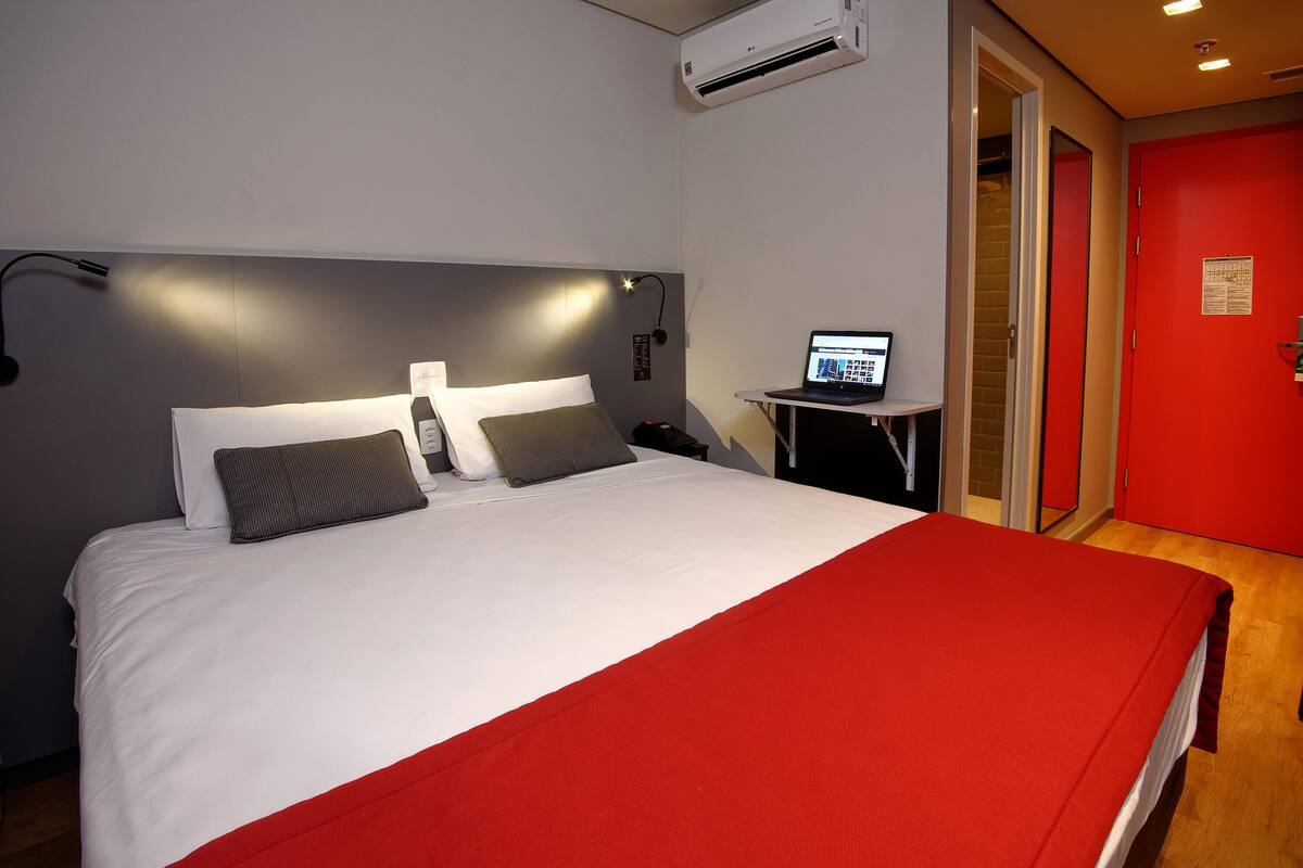Minibar, Zimmersafe, laptopgeeigneter Arbeitsplatz