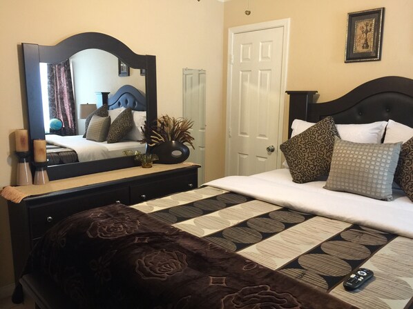 3 chambres, fer et planche à repasser, Wi-Fi, draps fournis