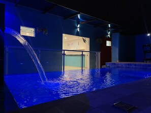 室外游泳池