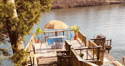 Lake Hamilton, Hot Springs National Park,<br>Lakehouse, Boathouse, Decks, Sleeps 10