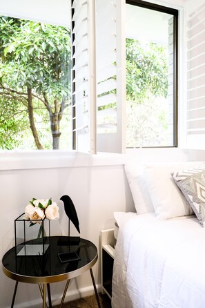 3 bedrooms, iron/ironing board, travel cot, free WiFi